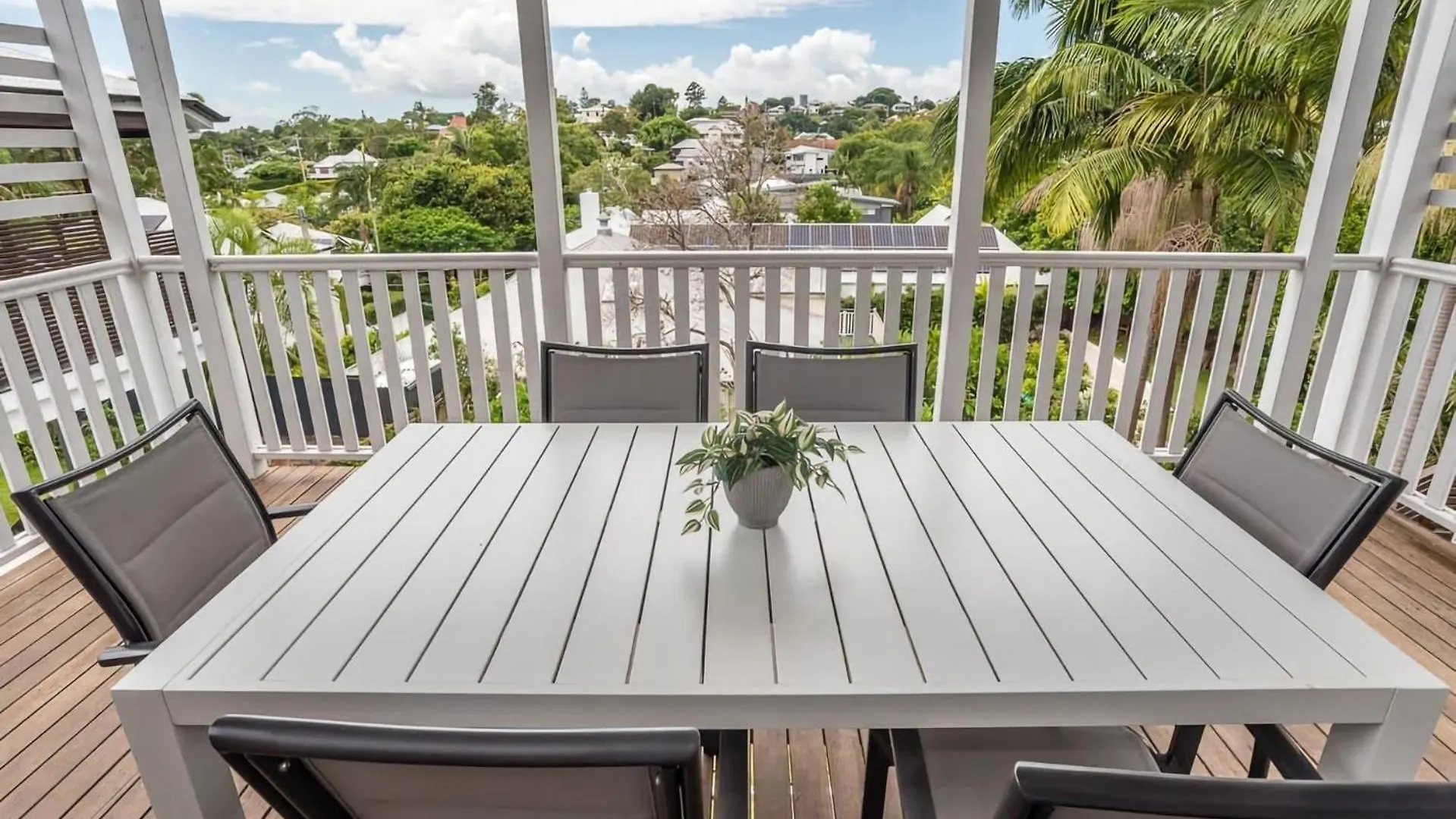 Holiday home Elegant 4 Bedroom Residence With Entertaining Area Brisbane Australia