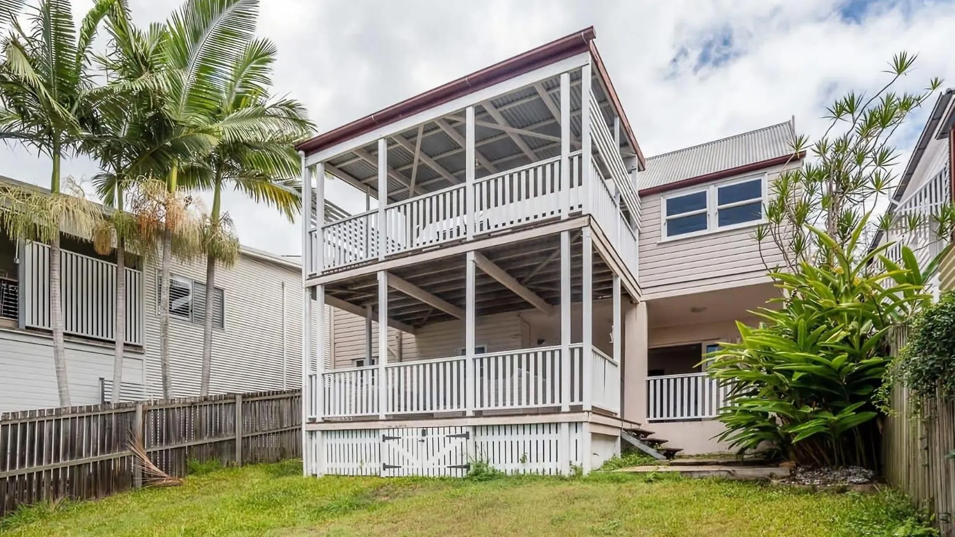 Elegant 4 Bedroom Residence With Entertaining Area Brisbane 0*,  Australia
